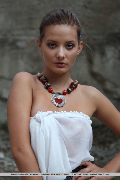 Anna Tatu  1054
