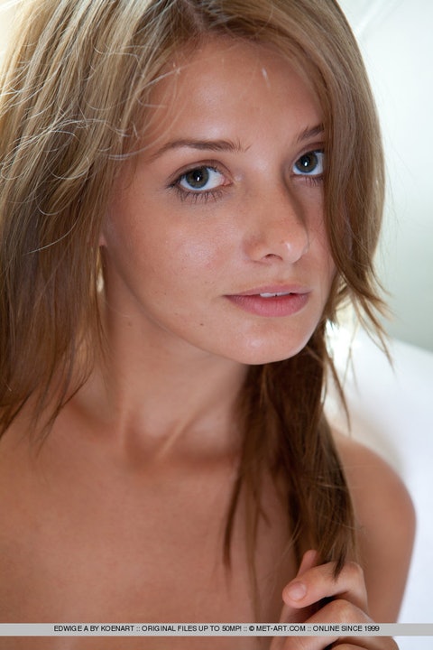 Anna Tatu  854