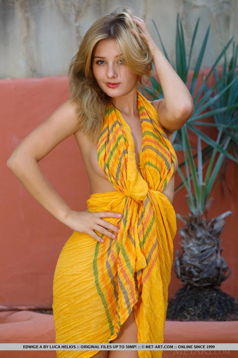 Anna Tatu  982