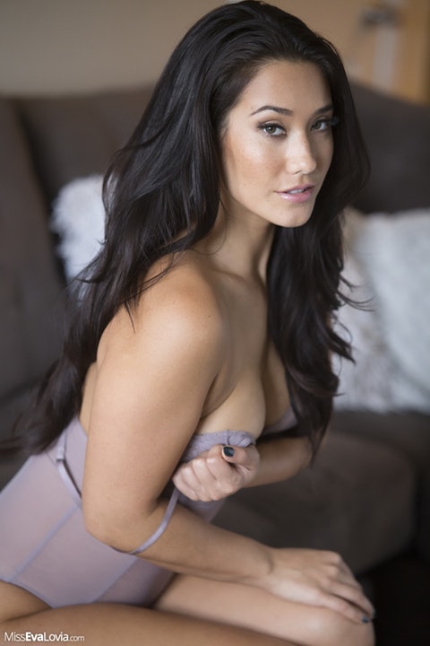 Eva Lovia  140