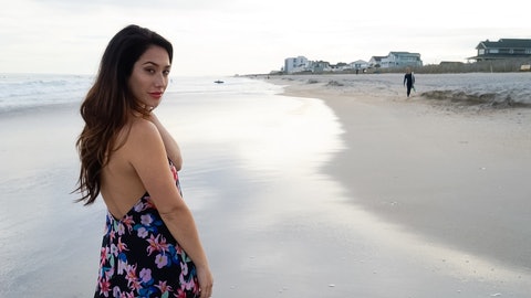 Eva Lovia  304