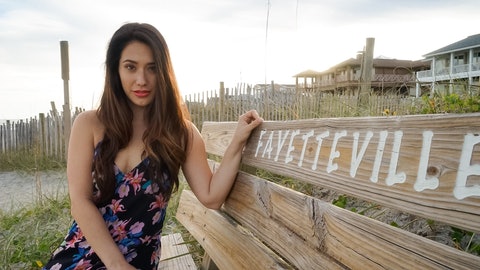 Eva Lovia  308