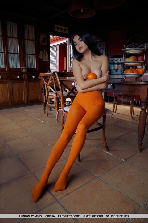 Li Moon  545