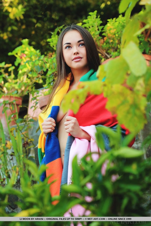 Li Moon  596